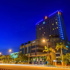 Hotel The Light Penang *****