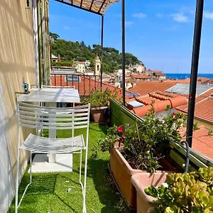 cosy-loft-old-town-sea-view-a-c.fr-provencehotel.com/